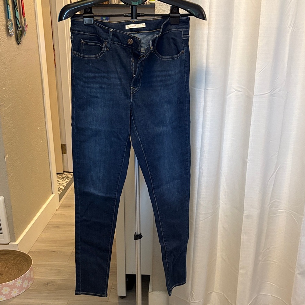 Levi's Women's Dark Indigo Skinny Jeans